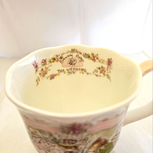 "The Wedding" mug from the Brambly Hedge series by Royal Doulton. - Picture 3 of 7